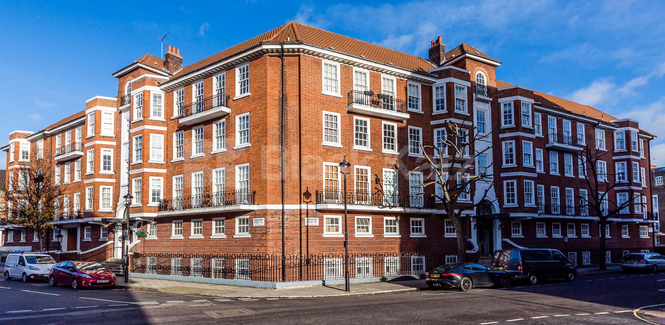 			3 Bedroom, 2 bath, 1 reception Flat			 Harrowby Street, MARBLE ARCH 